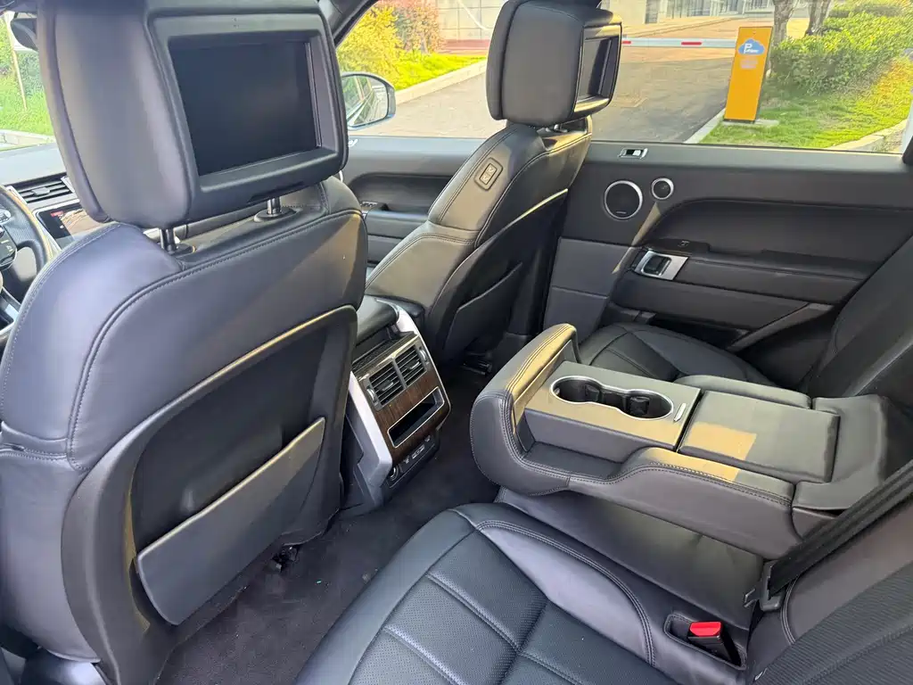Land Rover Sport PHEV — миниатюра 6