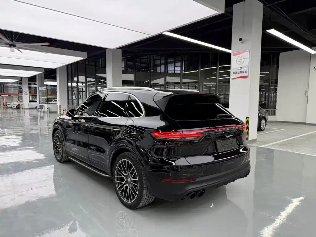Porsche Cayenne — миниатюра 16