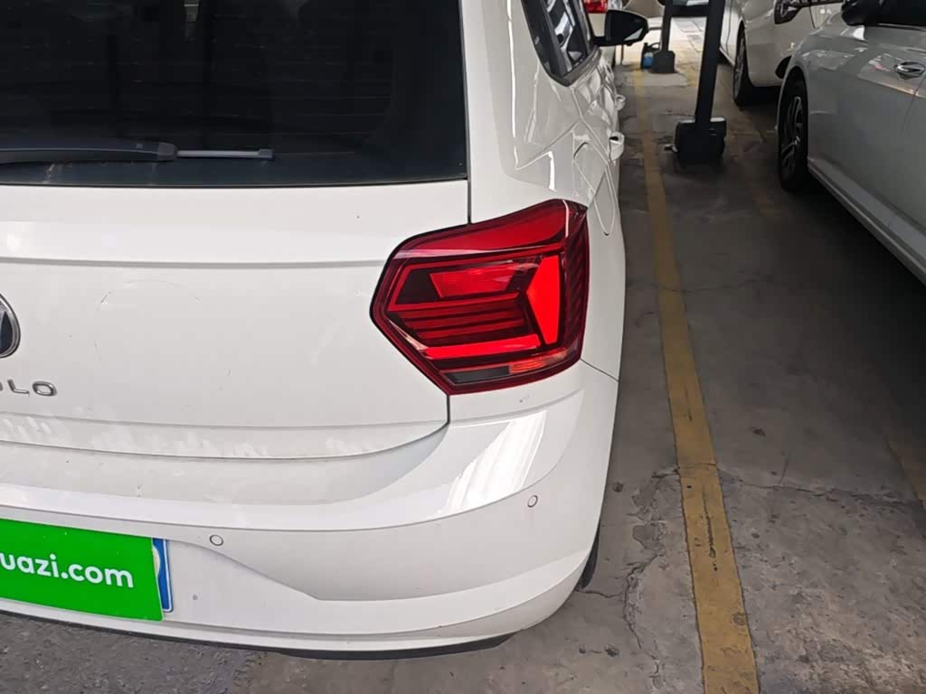 Volkswagen Polo 1.5 л 2021 г. Белый, пробег 39000 км