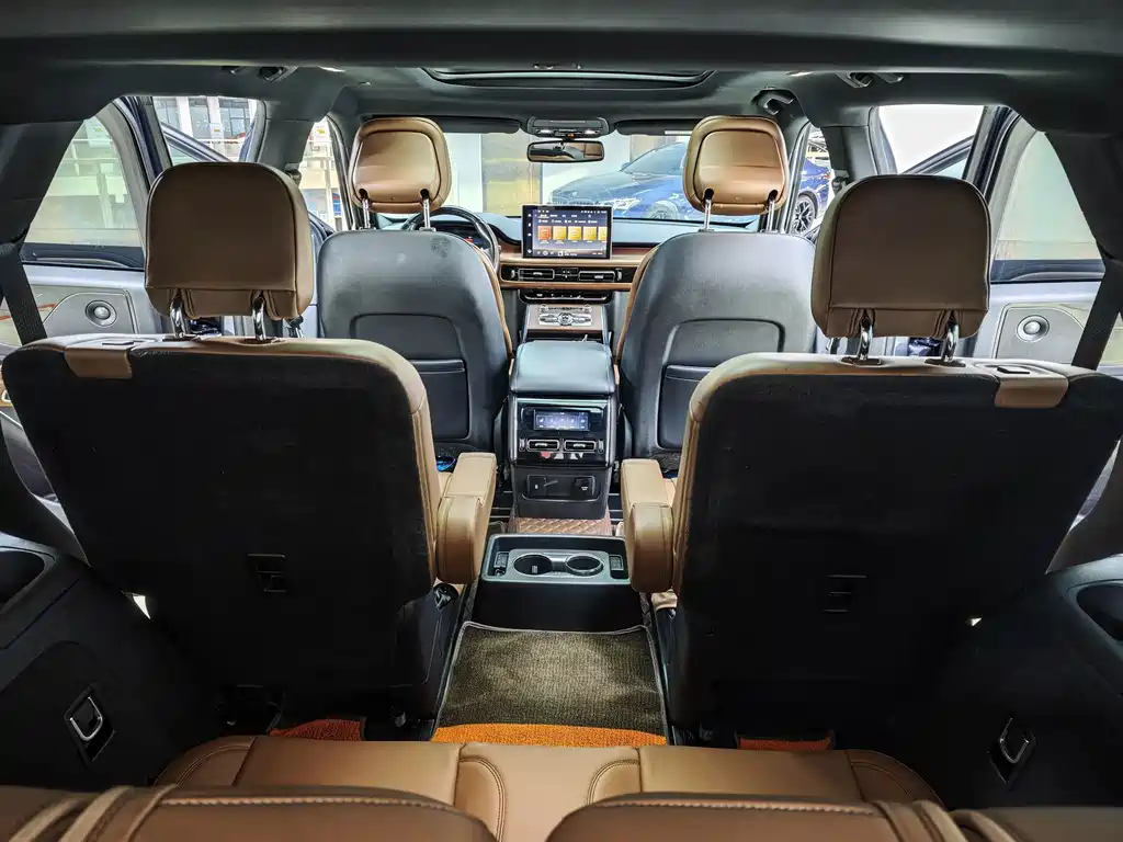 Lincoln Aviator — миниатюра 11
