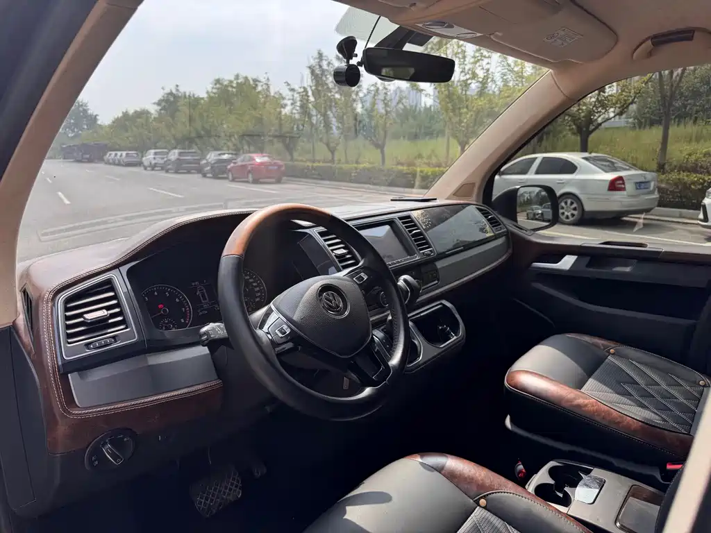 Volkswagen Caravelle — миниатюра 5
