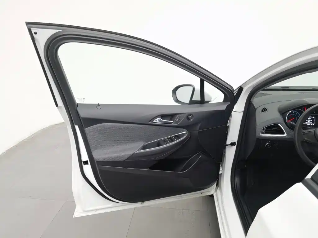Chevrolet Cruze — миниатюра 8