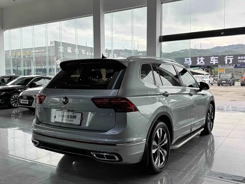 Volkswagen Tiguan L L 2022 330TSI AT R-Line