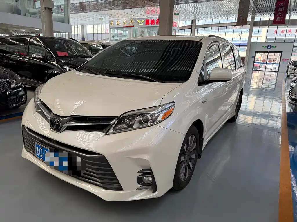TOYOTA SIENNA