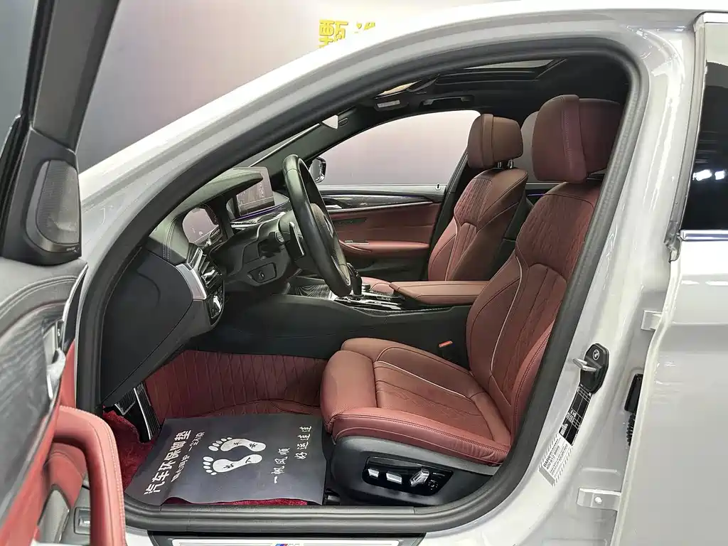 BMW 5 Series — миниатюра 9