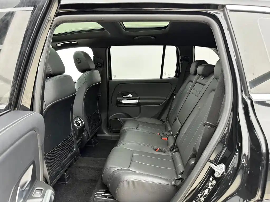 Mercedes-Benz GLB — миниатюра 6
