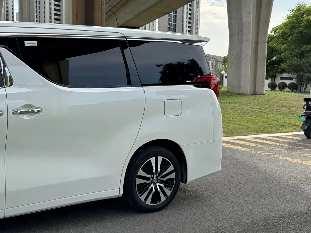 Toyota Alphard 2018 3.5L Luxury