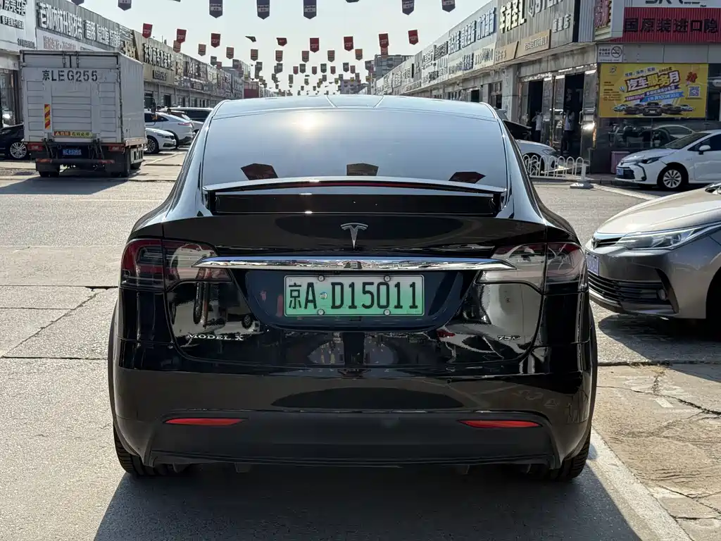 TESLA MODEL X