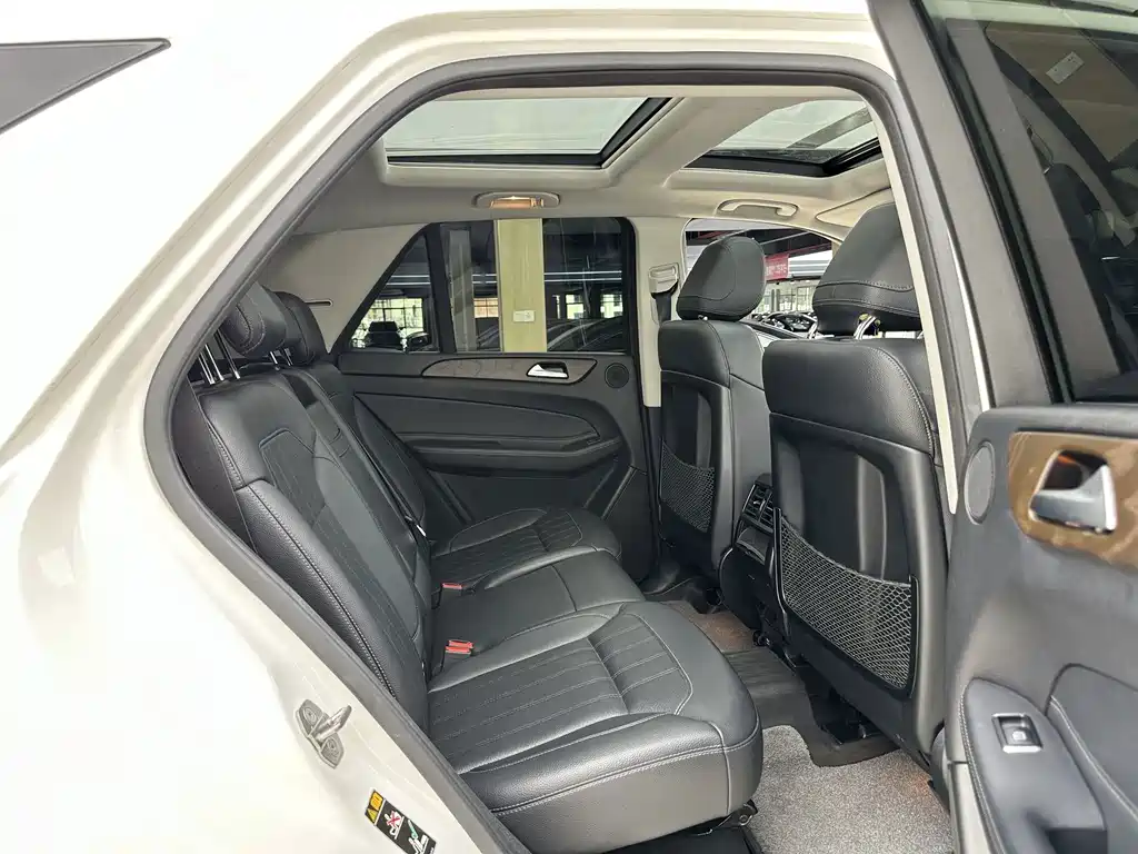 Mercedes-Benz GLE (Import) — миниатюра 7