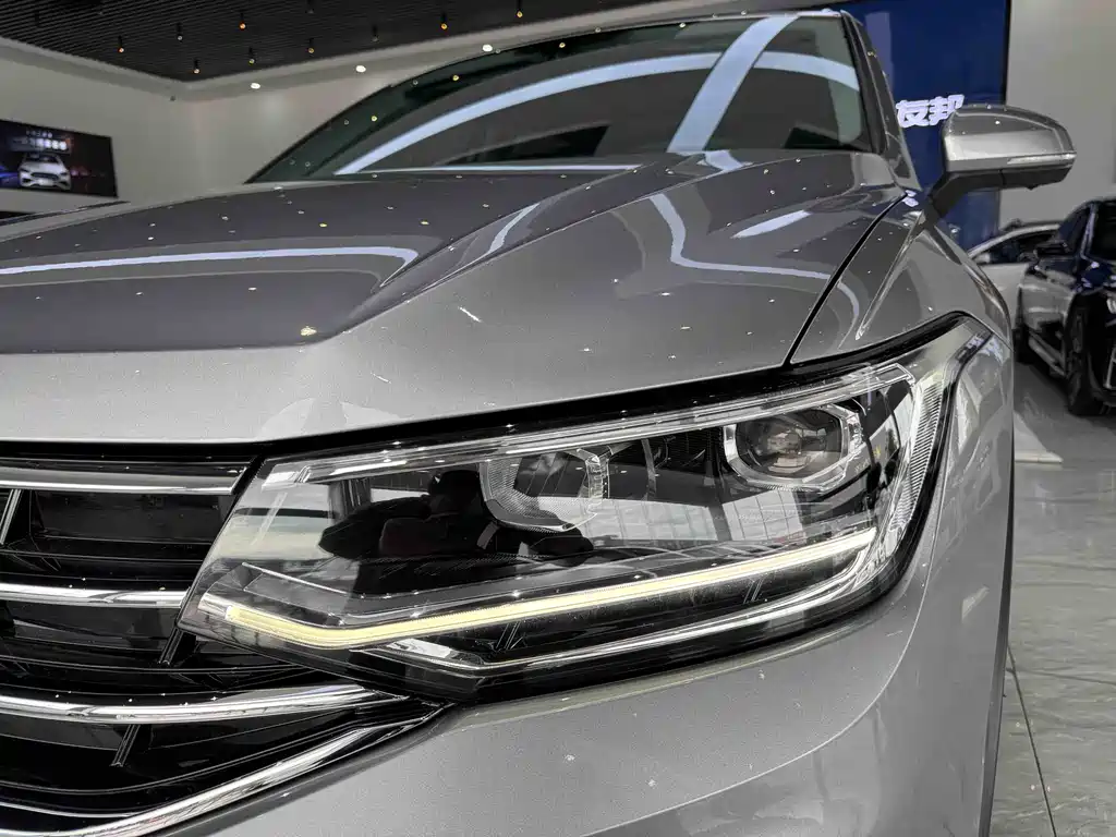 Volkswagen Tiguan L 330TSI Auto 2WD R-Line Premium Edition, фото 13