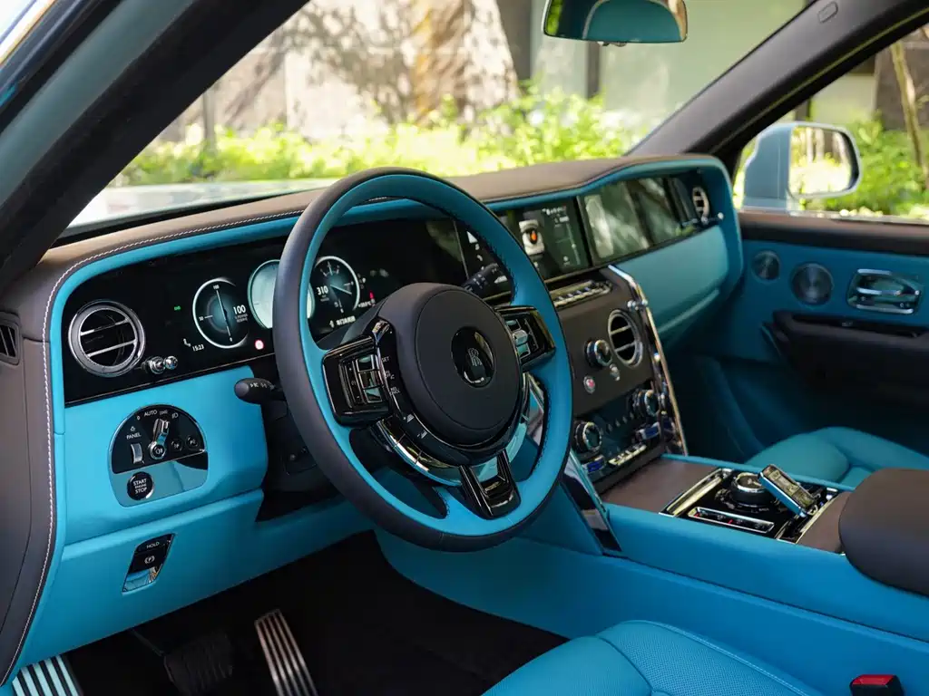 Rolls-Royce Cullinan — миниатюра 14
