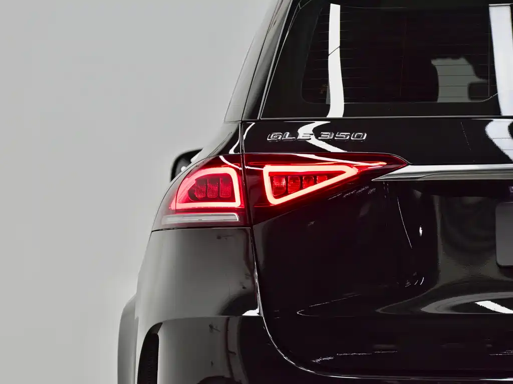 Mercedes-Benz GLE (Import) — миниатюра 34