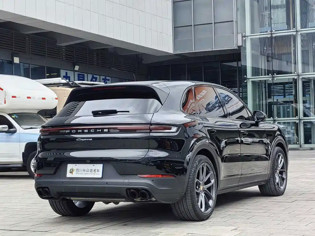 Porsche Cayenne — миниатюра 4