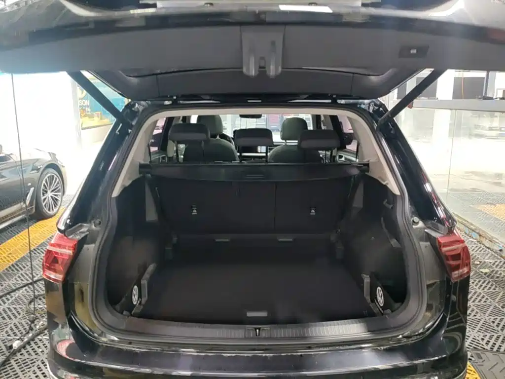 Volkswagen Tiguan L — миниатюра 19
