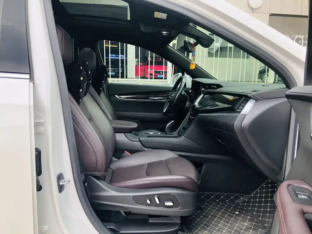 Cadillac XT6 — миниатюра 13