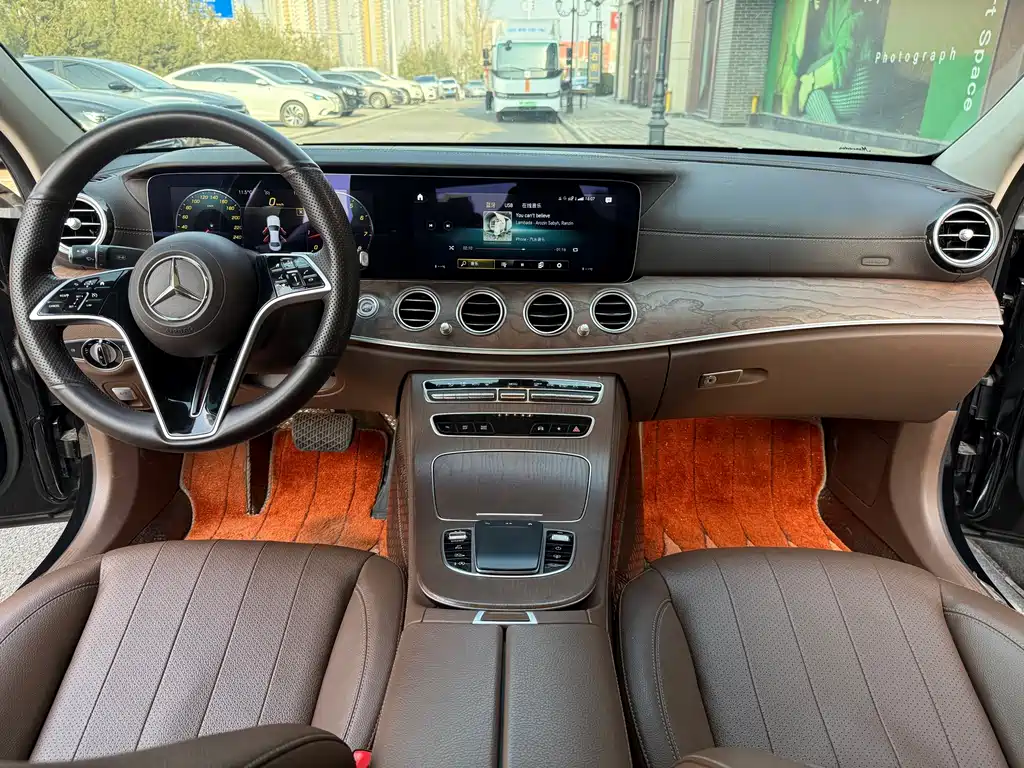 MERCEDES-BENZ E CLASS