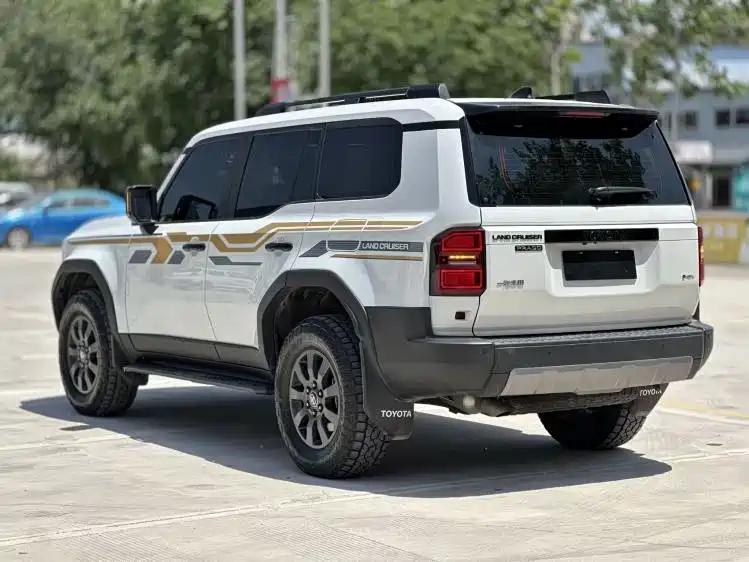 Toyota Land Cruiser Prado 2024 2.4T WX 6 мест