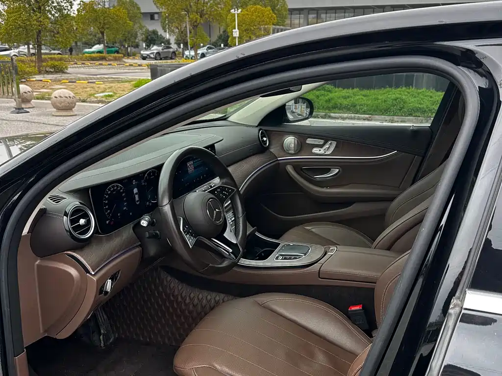 Mercedes-Benz E-Class E 2023 E 300 L Luxury
