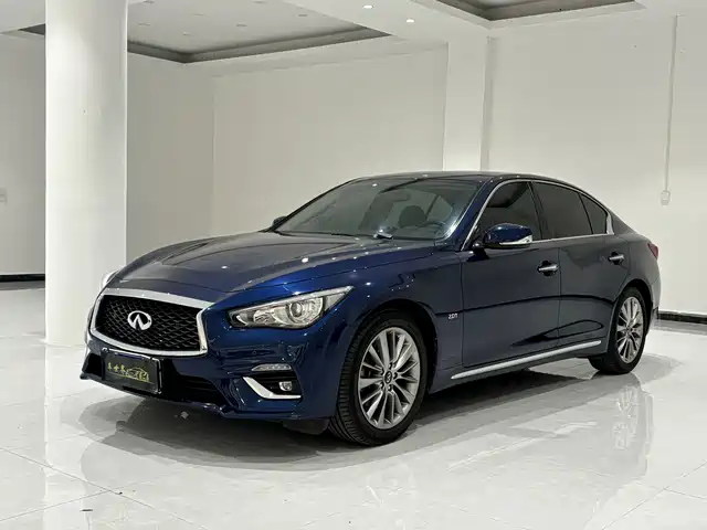 Infiniti Q50L