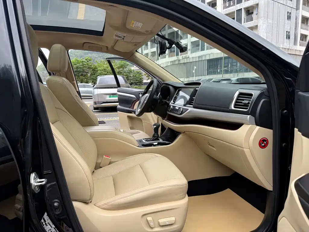 Toyota Highlander 2017 2.0T Luxury 7 мест
