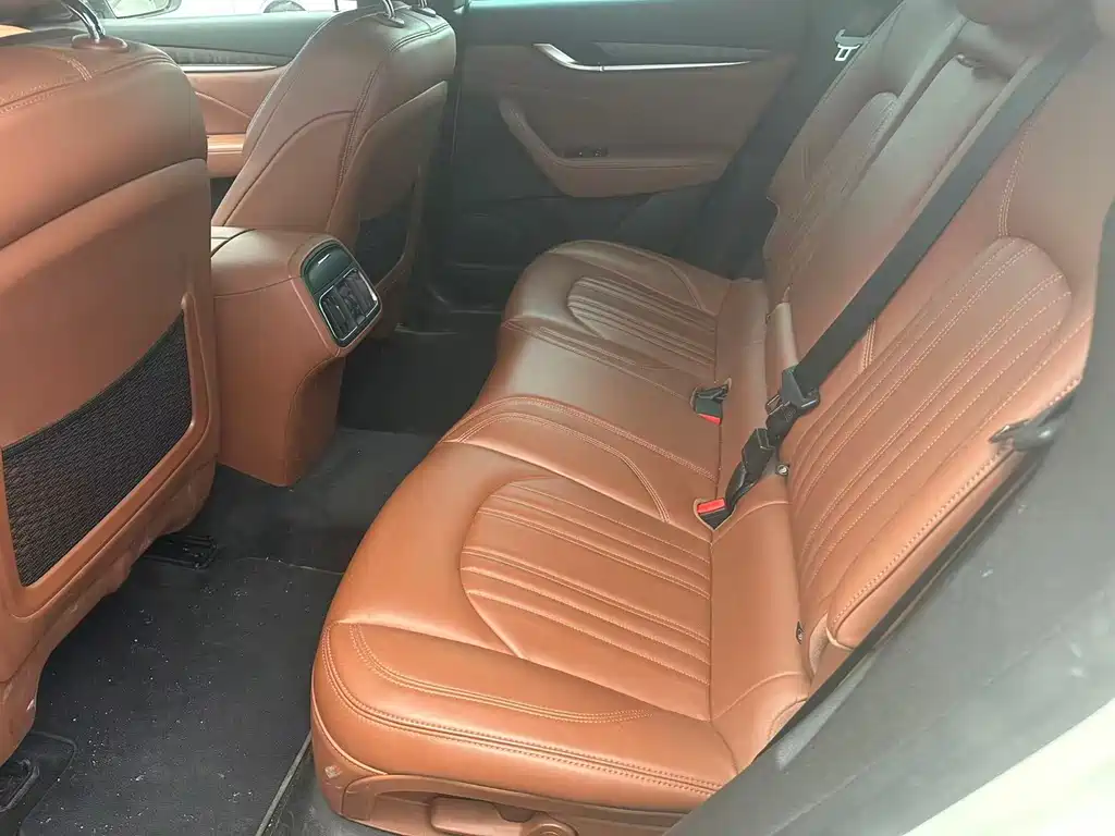 Купить Maserati Levante