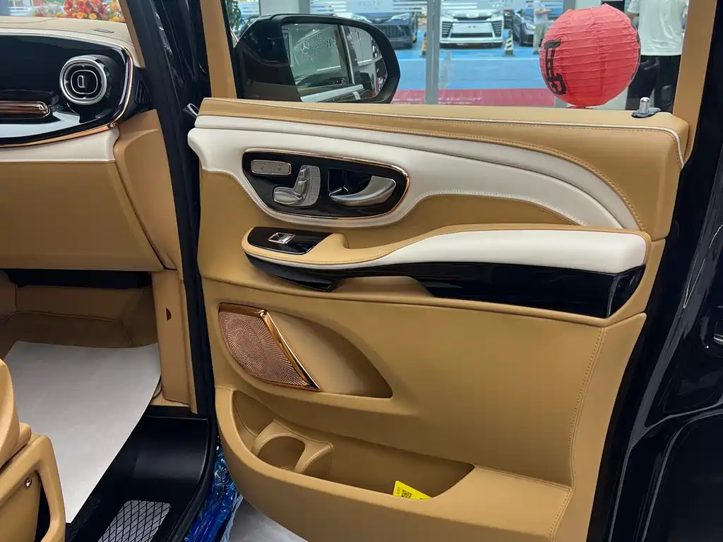 Mercedes-Benz V-Class V 2024 V 300 L Luxury