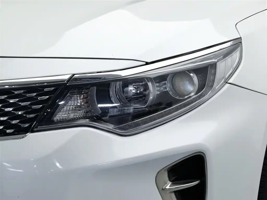Kia K5 2016 1.6T AT LUX