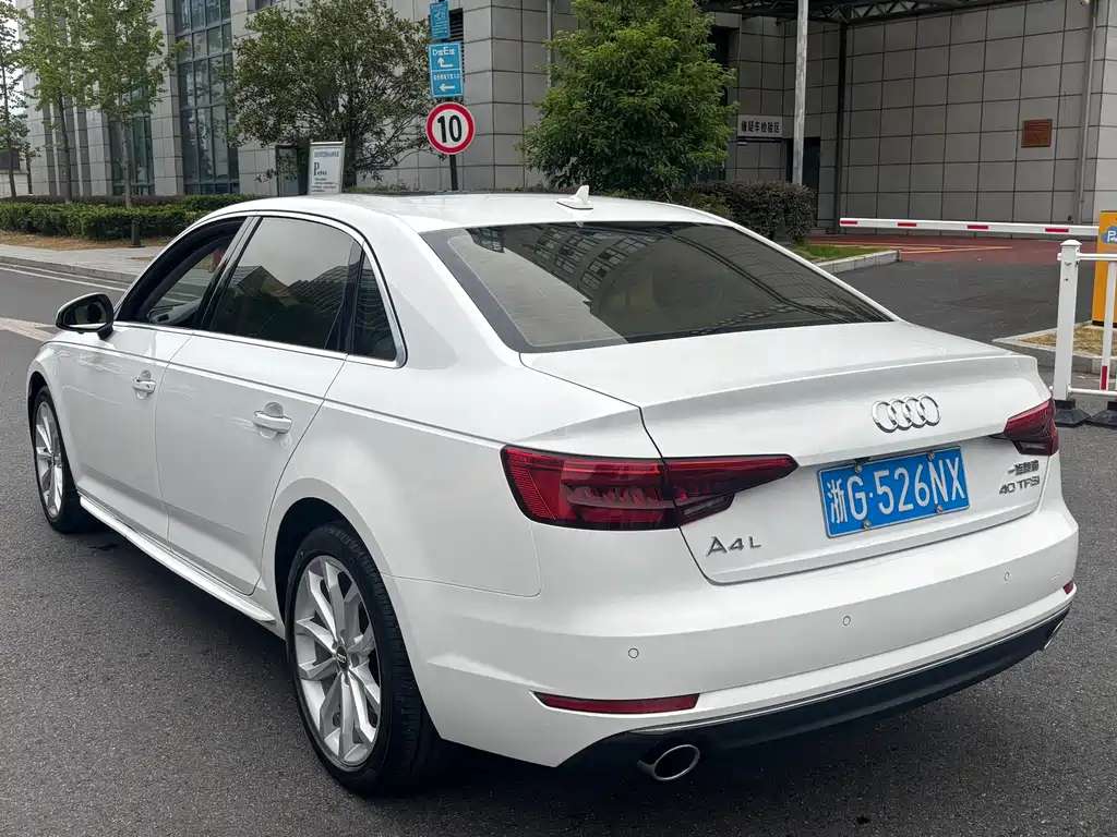 Audi A4L — миниатюра 11