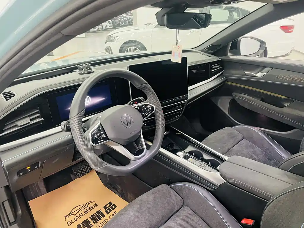 Volkswagen Passat 2025 Pro 380TSI