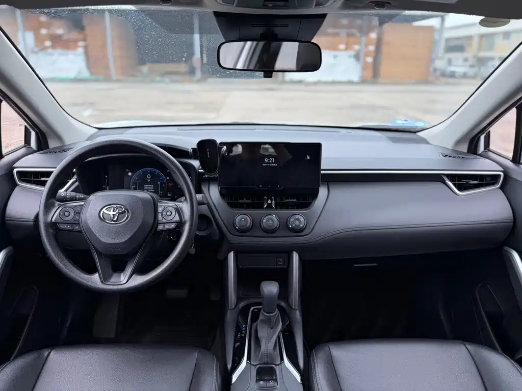 Toyota Corolla Cross — миниатюра 9
