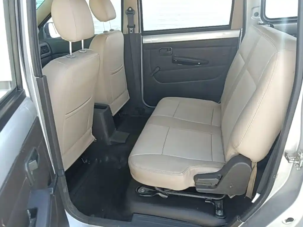 Wuling Hongguang — миниатюра 17