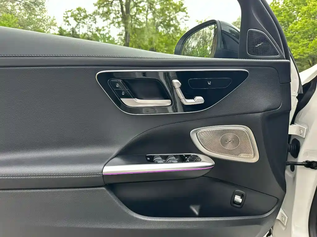 Mercedes-Benz C-Class — миниатюра 7