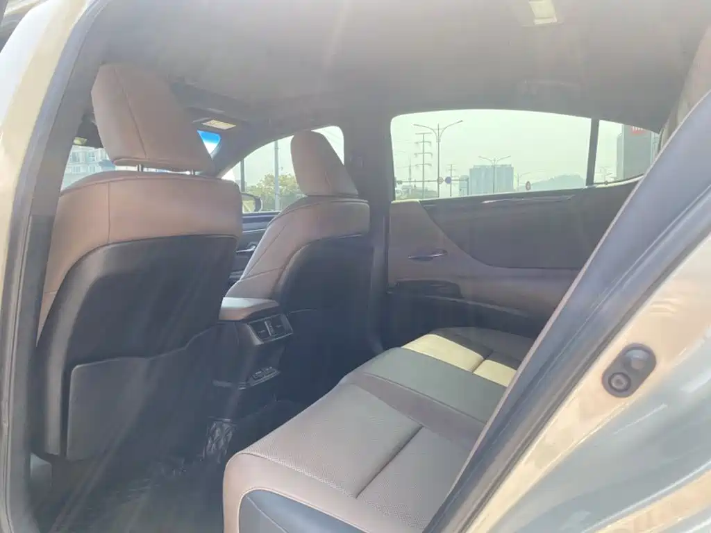 Lexus ES — миниатюра 19