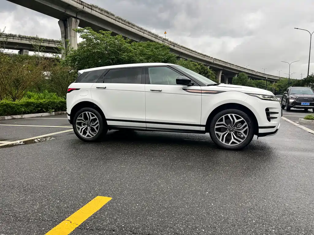 Land Rover Range Rover Evoque 2026 L SE