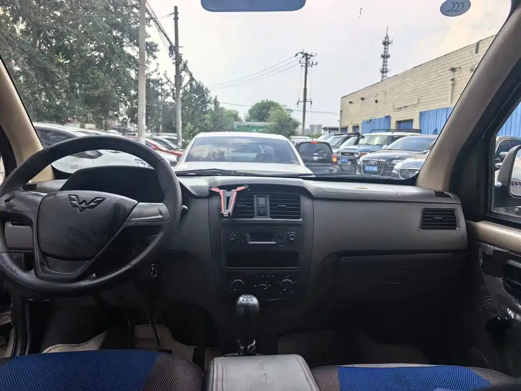 Wuling Rongguang S — миниатюра 6