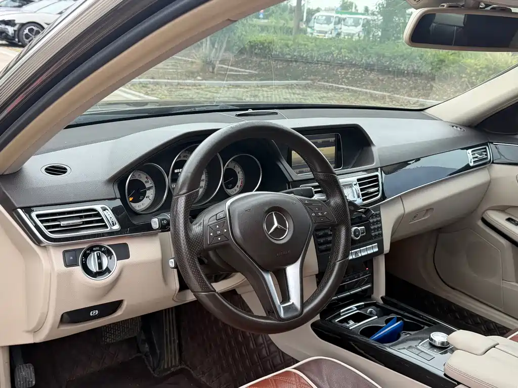 Mercedes-Benz E-Class — миниатюра 11
