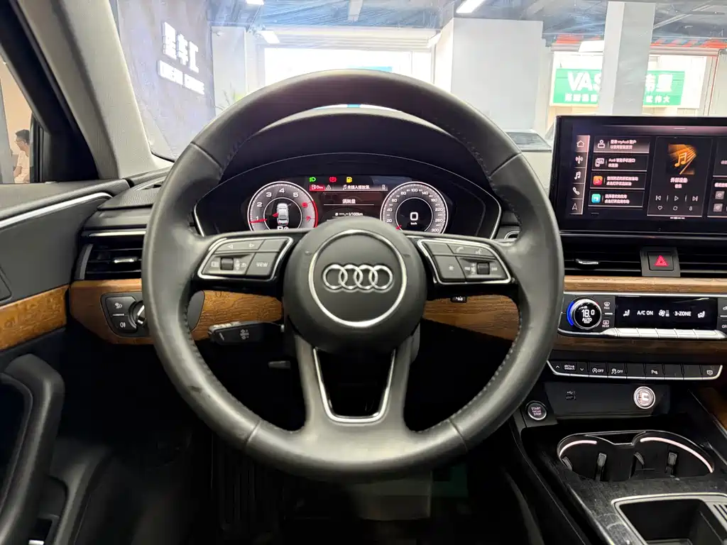 Audi A4L 2020 40 TFSI Luxury