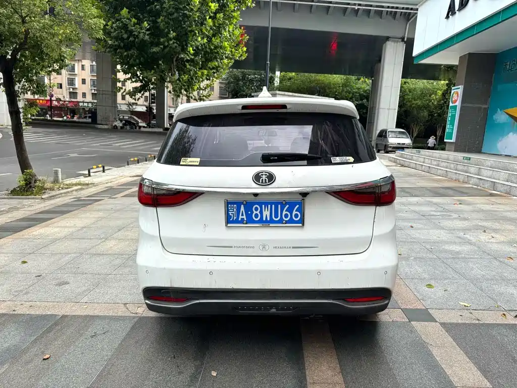 BYD MAX — миниатюра 14