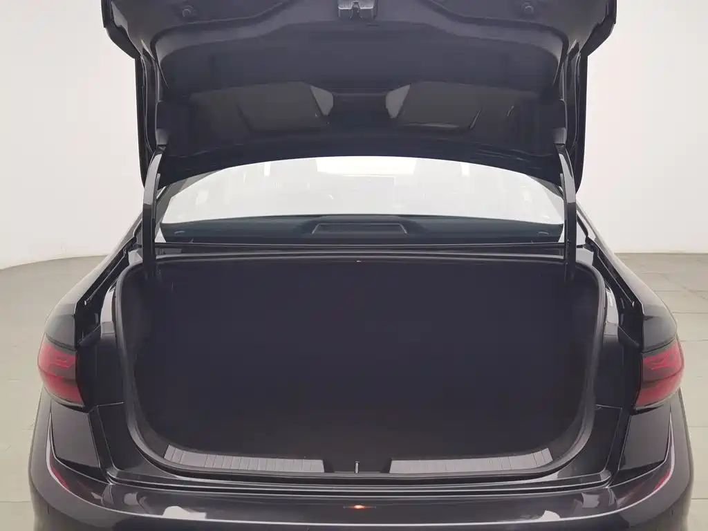 Volkswagen Sagitar — миниатюра 16