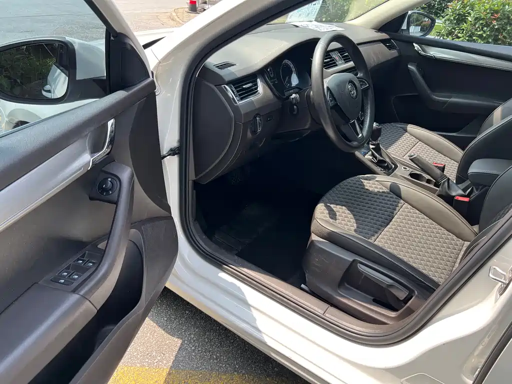 Skoda Octavia 2018 TSI230 DSG Luxury