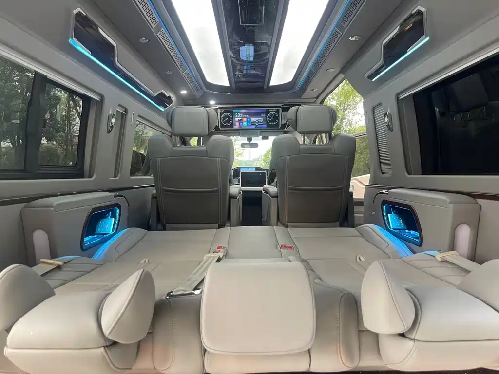 Toyota Hiace — миниатюра 22