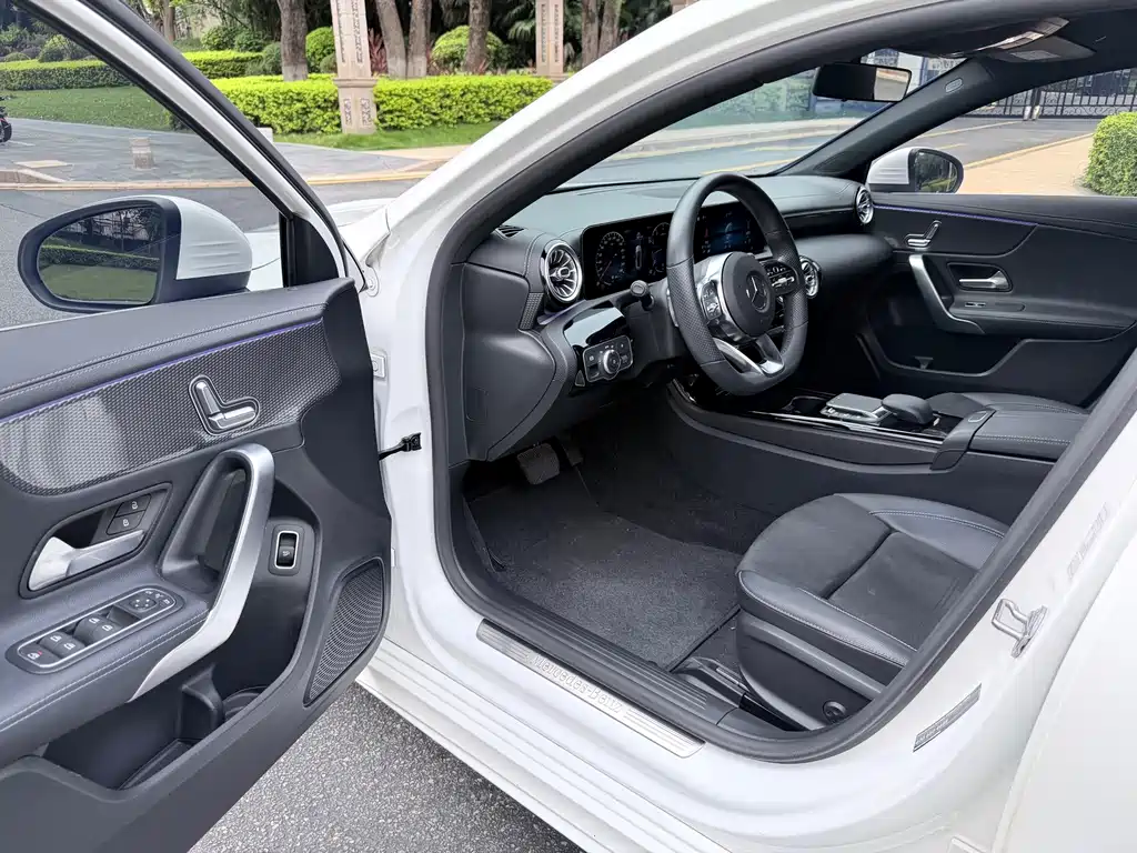 Mercedes-Benz A-Class — миниатюра 7