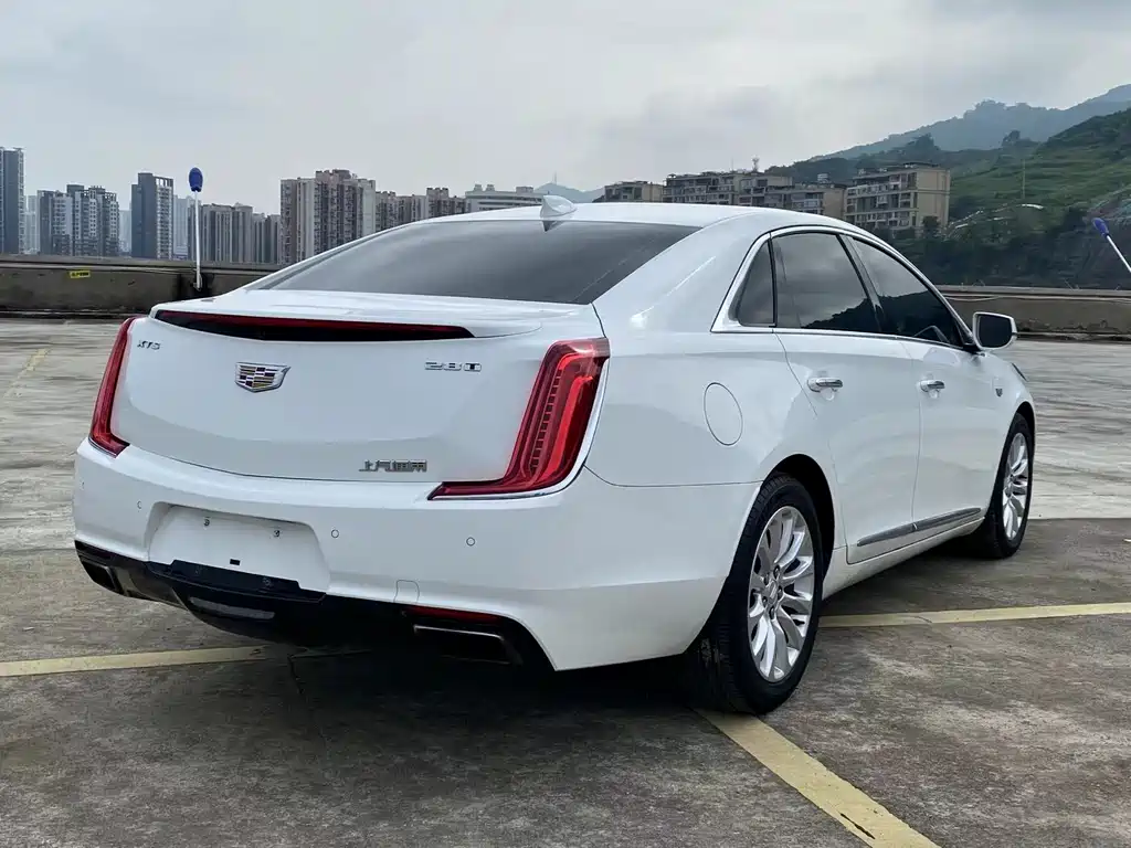 Cadillac XTS 2018 28T