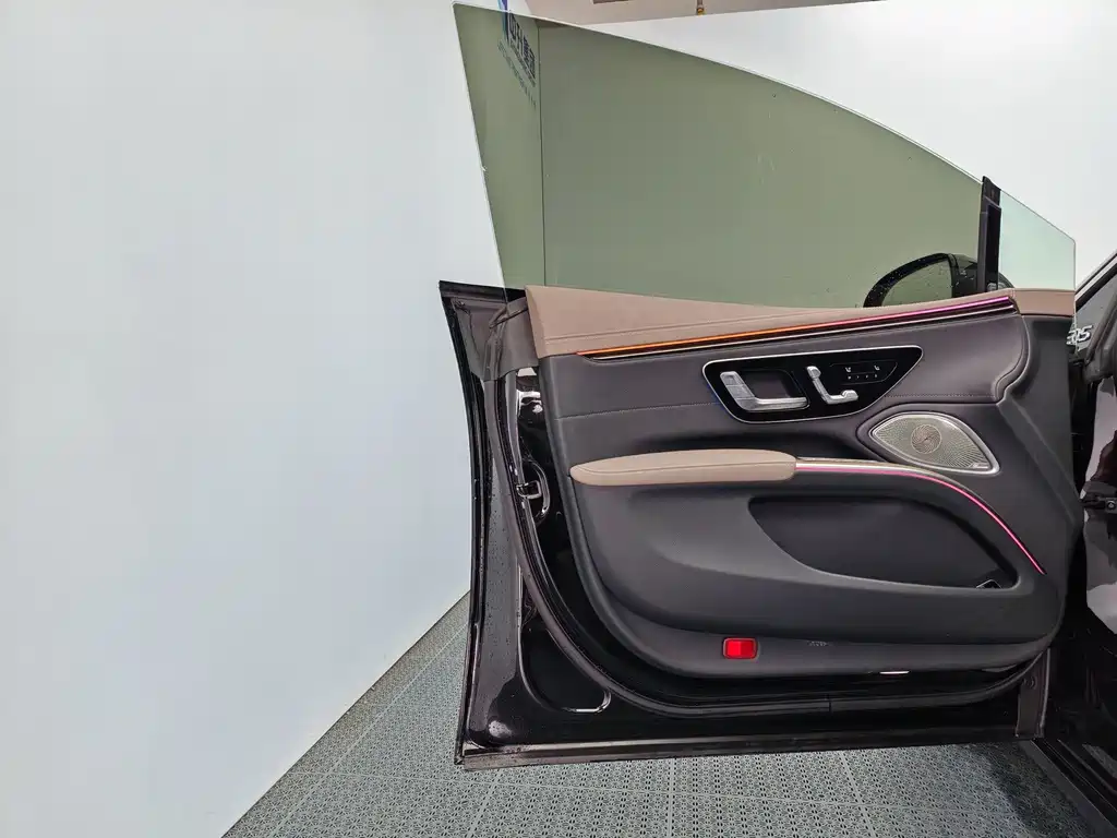 Mercedes-Benz EQS — миниатюра 13