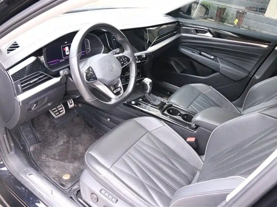 Volkswagen Passat 2022 330TSI Luxury