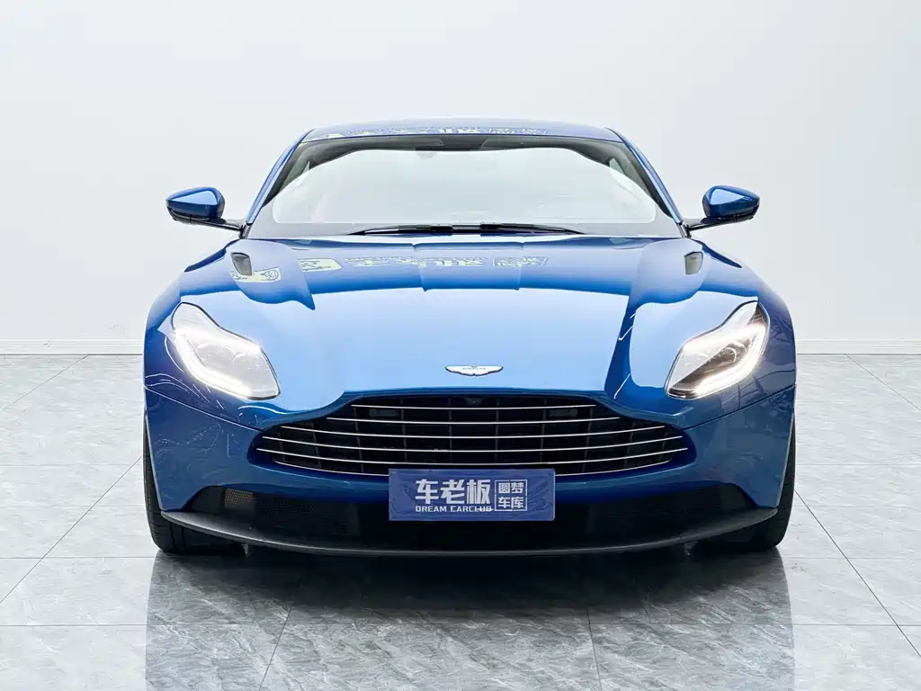 Aston Martin DB11 — миниатюра 2