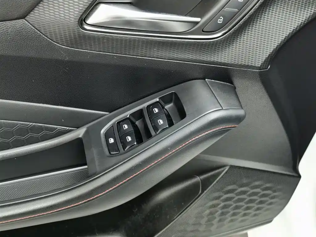 MG 5 2022 180DVVT CVT Luxury