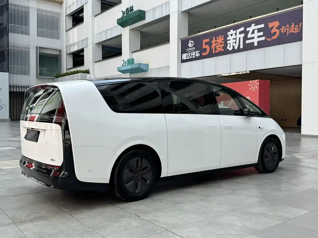 Li Auto MEGA 2025 Ultra