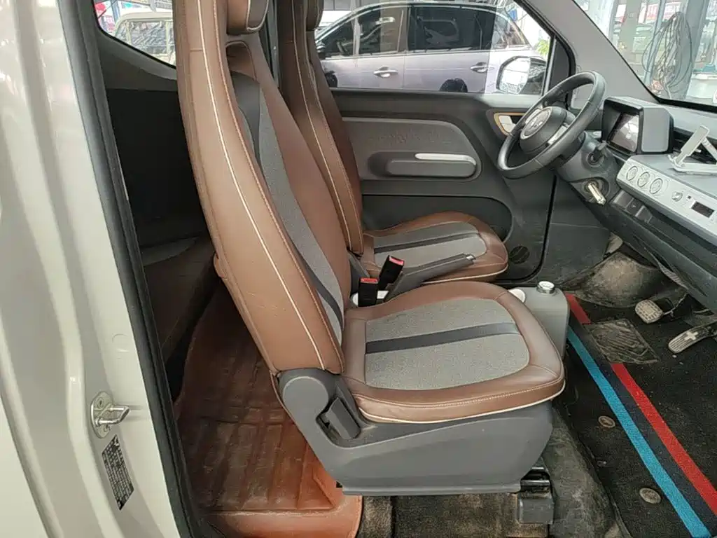 Wuling MINIEV — миниатюра 25