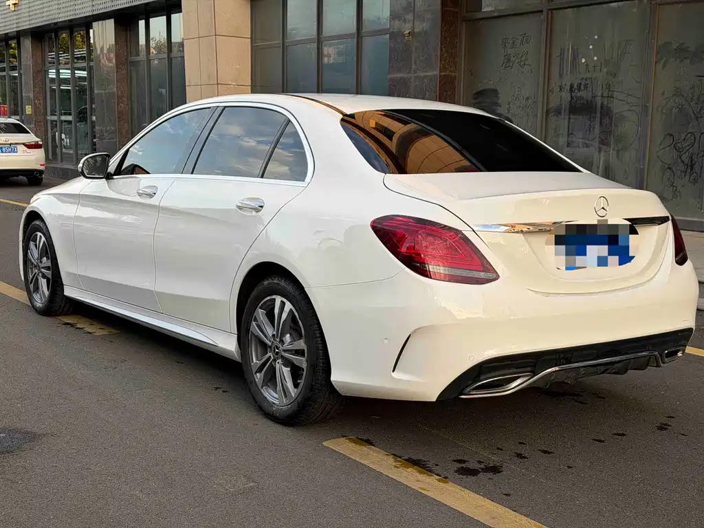 Mercedes-Benz C-Class — миниатюра 6